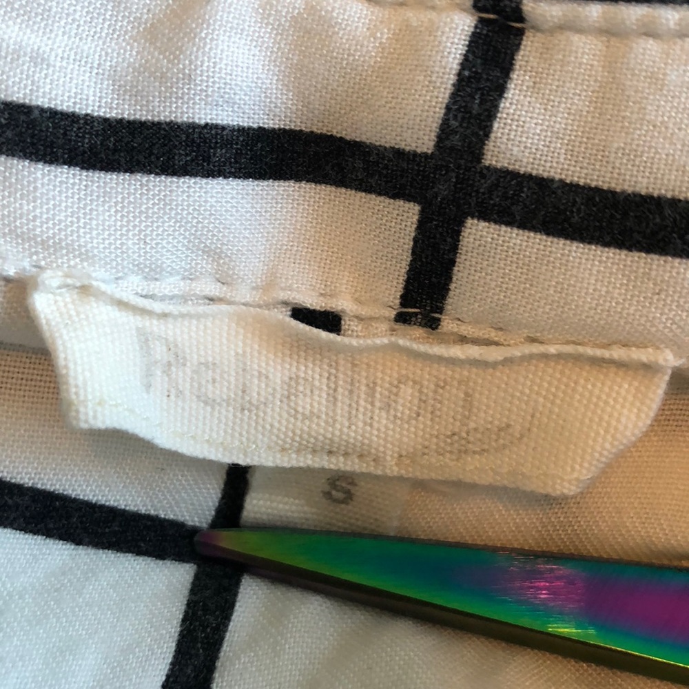 Rebellion Squared Sleeve Top - Picture 2 of 6